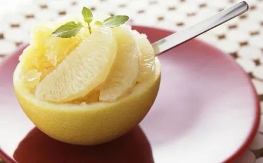 柚子的营养功效大揭秘：提高免疫力、促进消化，全面呵护健康！