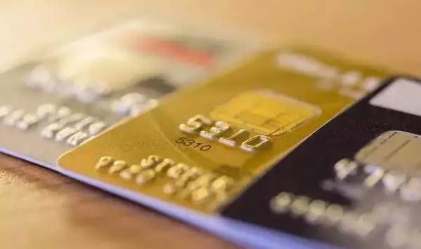 想了解信用卡卡一个月多少钱？看完这篇你就知道了！